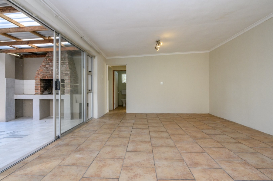 4 Bedroom Property for Sale in Framesby Eastern Cape